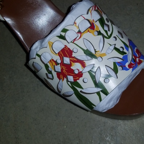 Tory Burch Sandal - Picture 8 of 8